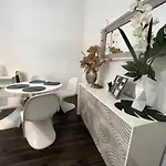 The Downtown Apartman *